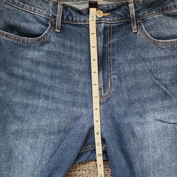 Old Navy Women's Wide-Leg Jeans - Medium Blue - Picture 6 of 8